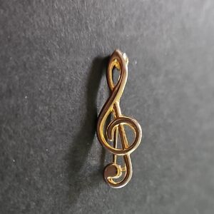 Gold Tone Treble Clef Brooch